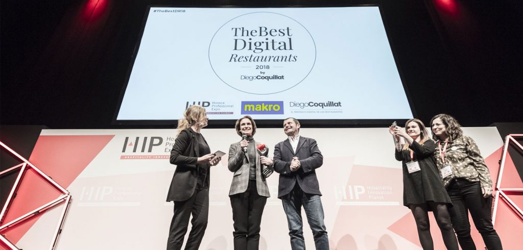 Starbucks España se hizo acreedor del premio en la categoría The Best Digital Restaurant_Group 2018, y Camille Cochy de Moncan -Communications & Digital Marketing Director del Grupo Vips-, considera que este reconocimiento se debe “al trabajo diario y constante de un equipo muy talentoso que se vuelca desde hace años en materializar la apuesta clara de la marca por conectar con sus clientes, también desde el entorno digital.”