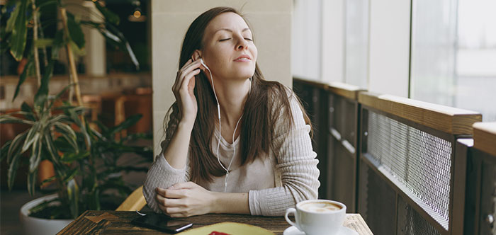 Descubre cómo las canciones prosociales incrementan las propinas en los restaurantes