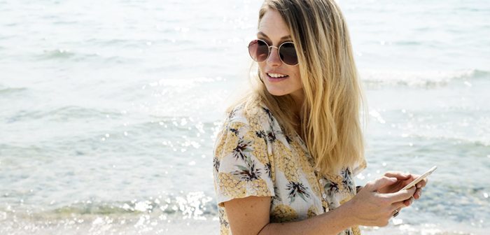 El móvil, el mejor aliado de los españoles para salir a cenar en verano