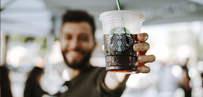 Starbucks apuesta por la innovación tecnológica para luchar contra un estancamiento económico