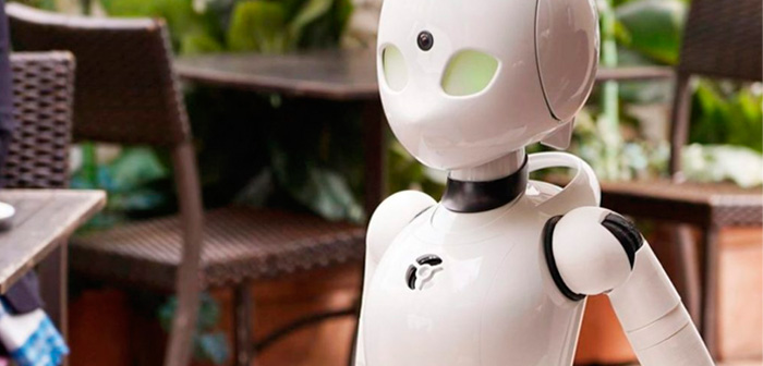 Robots de camarería dirigidos por control remoto