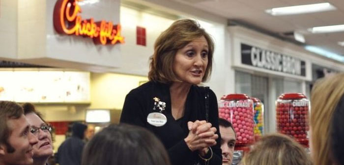 Las librerías de EE. UU. han visto sus estantes engrosados por un libro peculiar. Se trata de las narraciones de Trudy Cathy White, primogénita del fundador de Chick-fil-A. En este libro con fuerte carga espiritual y religiosa, Trudy narra sus experiencias vitales pertenecientes a su niñez y juventud.