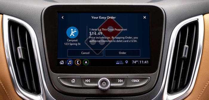 La última hazaña de Domino's es establecer una colaboración con la empresa auxiliar de automoción Xevo Inc. Esta compañía tecnológica se especializa en proveer con soluciones de comunicación a los vehículos de los principales fabricantes de automóviles en el sector automotriz.