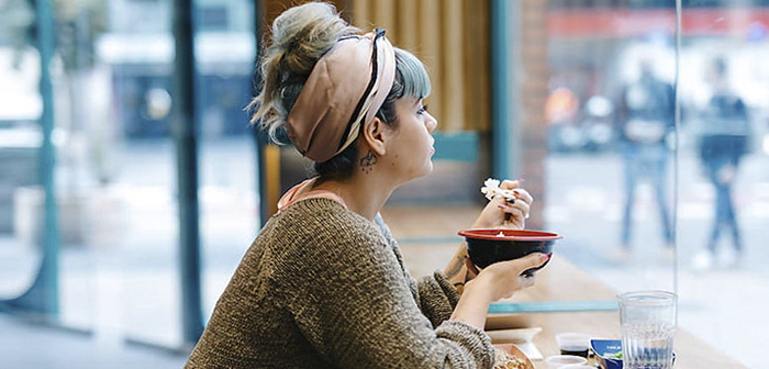 Cada vez son más los comensales que disfrutan en solitario de sus visitas a restaurantes