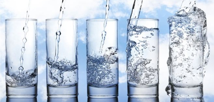 El grupo de Facebook Free Tap Water in Belgian Restaurants, liderado por Sarah Ehrlich y conformado por algo más de 2000 miembros, son los responsables de esta nueva herramienta que permitirá al consumidor belga evitar el malgasto de materiales como el plástico, o en el mejor de los casos del cristal.