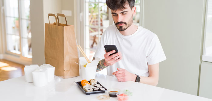 Más del 70% de clientes con incidencias en el servicio de comida a domicilio culpan tanto al transporte como al restaurante