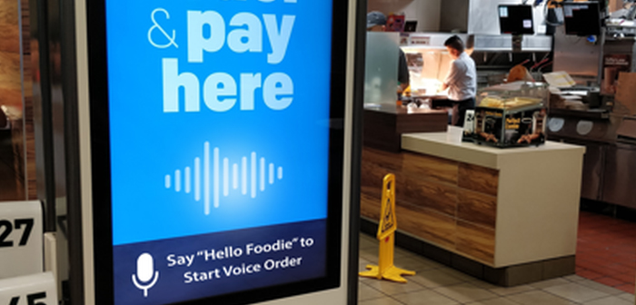 El aparato cuenta con un sistema de interpretación de vídeo, capacidades biométricas, asistente virtual especializado y conexión a la nube y a la base de macrodatos de la compañía.