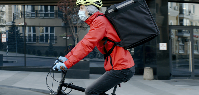 Muchos hosteleros están poniendo en marcha en sus restaurantes el delivery, surgen muchas dudas de cómo hacerlo correctamente, en este artículo compartimos algunas de las ideas claves para tener éxito en este modelo de negocio.