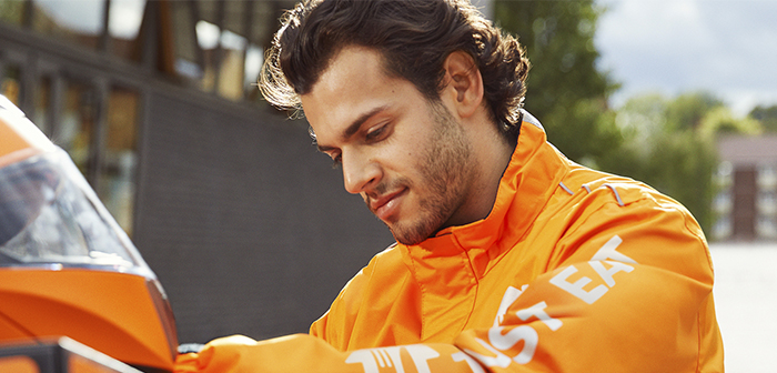 Just Eat Takeaway.com será la primera compañía de delivery con repartidores propios contratados en España