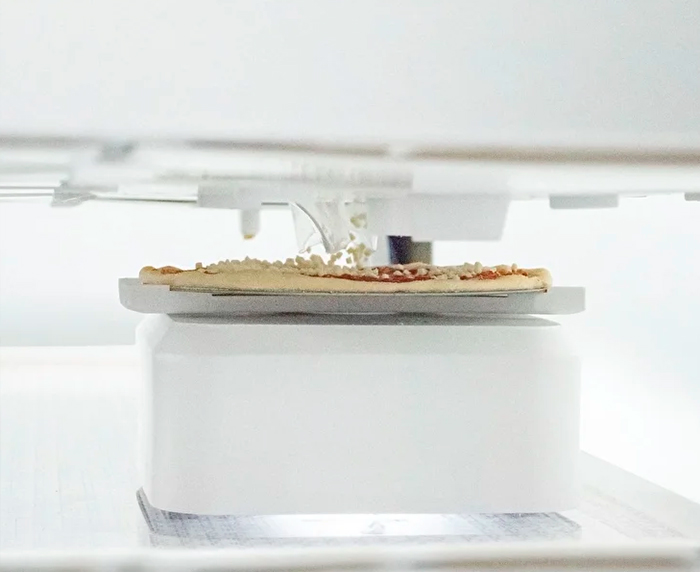 Aparte de la velocidad de trabajo, una de los pros más destacables del xPizza One es que minimiza la pérdida de ingredientes, una ineficiencia muy común en las pizzerías.