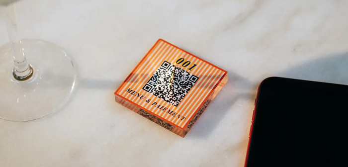 Sunday emplea las funcionalidades de los lectores de códigos QR integrados de serie en los smartphones modernos y de los monederos digitales de Apple y Google.