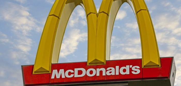 Atender al cliente allí donde esté. La aparición de McDonald's en los metaversos responde a una macrotendencia vigente en este preciso momento: dar respuesta a las necesidades del cliente por su medio de comunicación favorito a través de una estrategia de omnicanilidad.