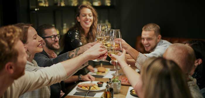 Los clientes están dispuestos a pagar precios más altos para ayudar a los restaurantes