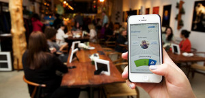 El 98% de los clientes que han pagado en un restaurante con un móvil lo volverían a hacer