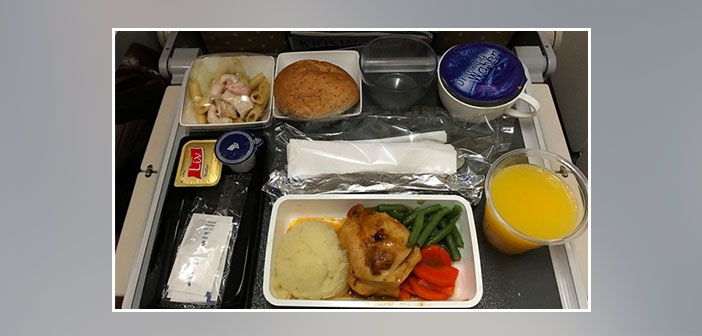 Singapore-Airlines---Dinner-in-economy-class