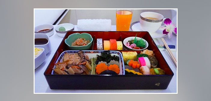 Thai-Airways---Dinner-in-first-class