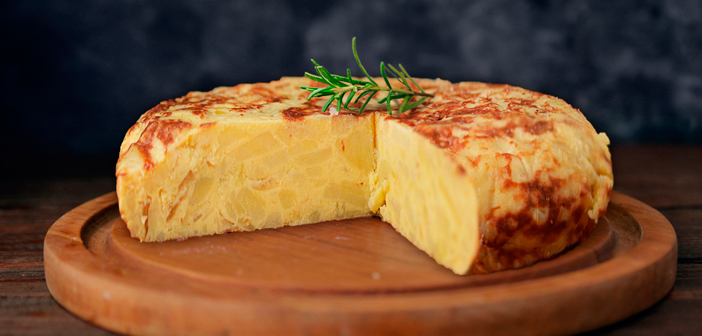 Parte de este éxito viene de que en Italia fueron capaces de simplificar su cocina a través de las pizzas. Al igual que el sushi en Japón. Han sabido vender un producto simple y adaptable a otros gustos y culturas. Cosa que en la cocina española resulta más complicado al ser más elaborada.