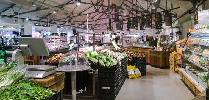 En esta línea, el mercado holandés Ekoplaza tiene previsto expandir su línea de pasillos “sin plásticos” a 74 de sus tiendas. En este corredor existen casi 700 productos, desde todo tipo de verduras y frutas hasta lácteos, chocolates y carnes. Una apuesta por comprar lo natural, lo original, sin conservantes, colorantes, sabores u olores sintéticos y artificiales.