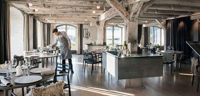 Muy cercano a su ubicación originaria, Redzepi ha apostado por una construcción desde cero que se levanta imponente como un auténtico campus para ofrecer una experiencia más allá de lo gastronómico. Una experiencia vital. Según su definición, “un Noma 2.0”.