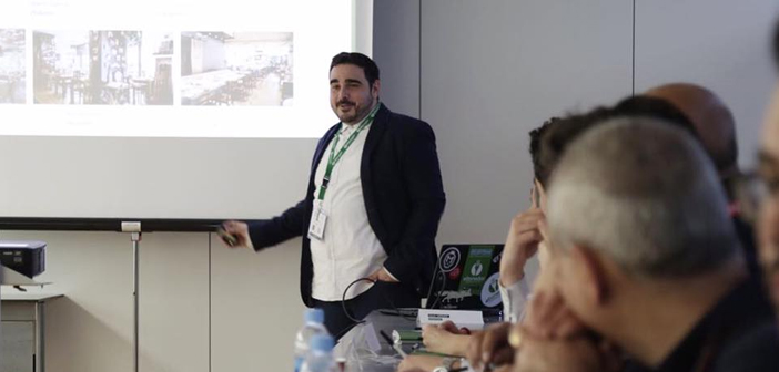 Los yums son un programa de fidelidad. ElTenedor recompensa el apetito y confianza de nuestros clientes con los yums, que son los puntos de fidelización cuando se reserva en ElTenedor, y se convierten en descuentos que se pueden utilizar en los restaurantes que son parte del programa. Se ganan 150 yums si se reserva a través de la app, 50 si se hace a través de la web o web móvil, y 500 por cada persona que invites a reservar por primera vez.