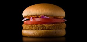 McDonald’s lanza la hamburguesa vegana McAloo Tikki