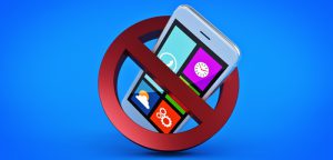 Cada vez más restaurantes se unen a la tendencia de prohibir el uso de teléfonos móviles en sus mesas